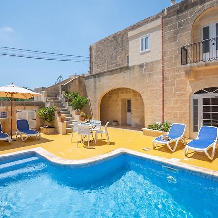 Dar ta' Betta Farmhouse with private pool Għarb Esterno foto