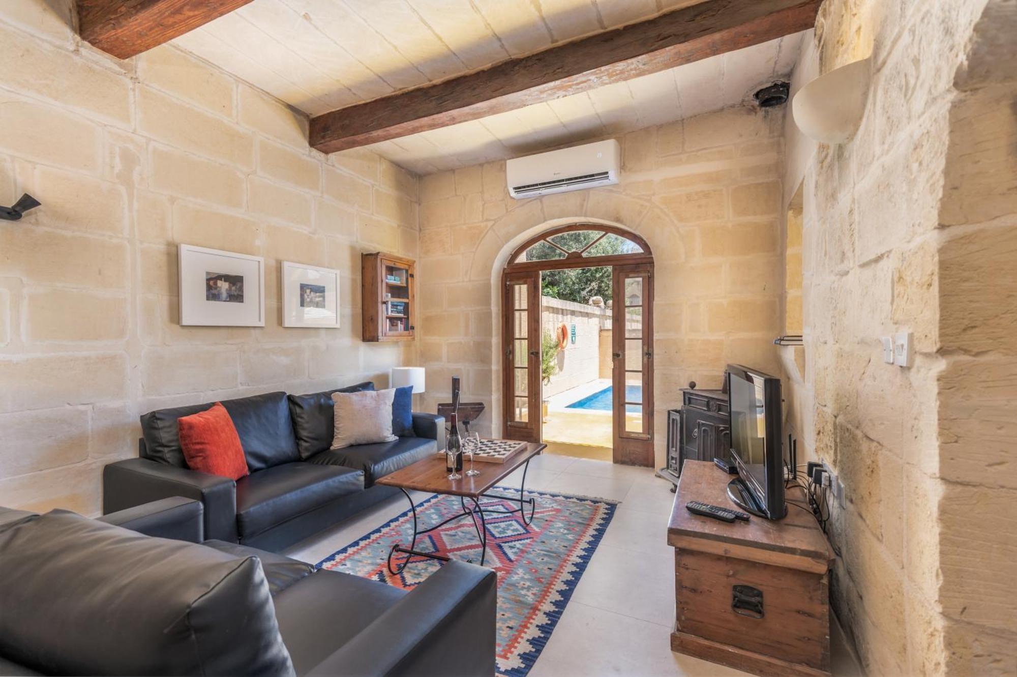 Dar ta' Betta Farmhouse with private pool Għarb Esterno foto