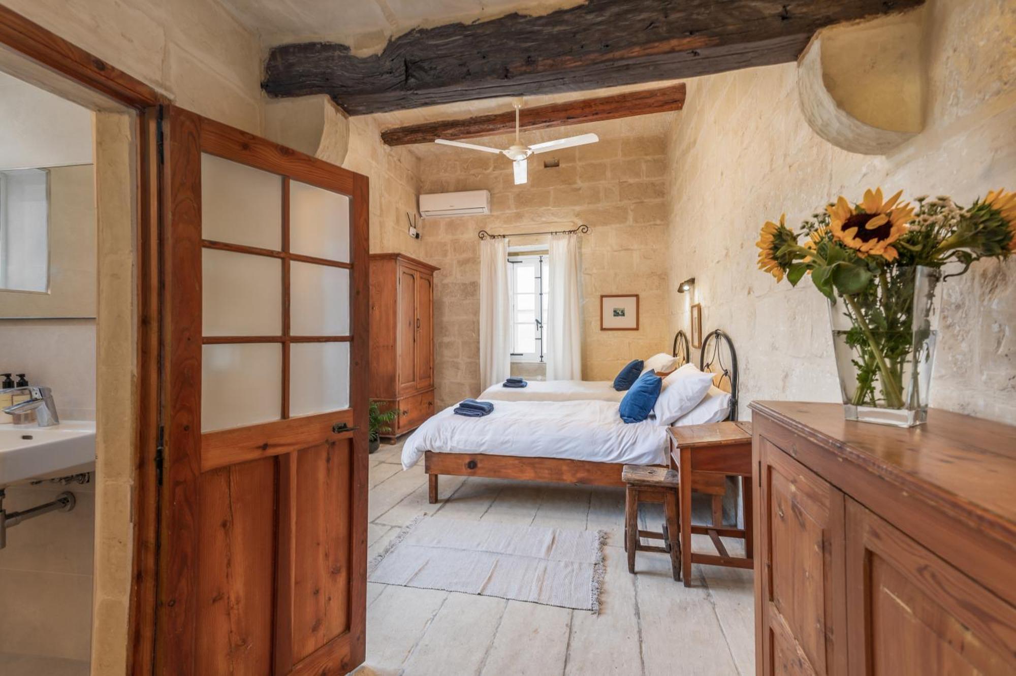 Dar ta' Betta Farmhouse with private pool Għarb Esterno foto