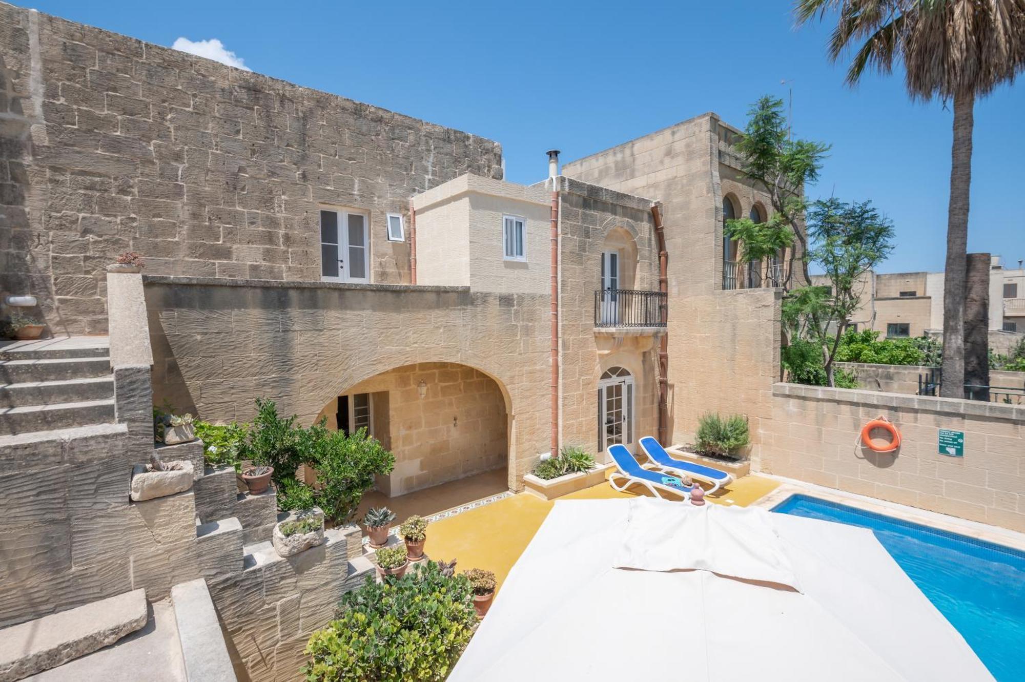 Dar ta' Betta Farmhouse with private pool Għarb Esterno foto